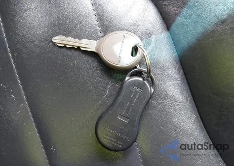 2004 Chrysler Concorde Limited z USA, uszkodzony, nr VIN 2C3HD56G94H699109